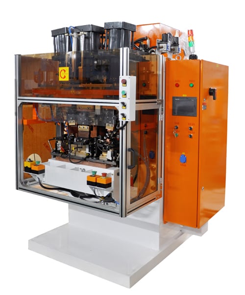 Soldador por projeção com descarga capacitiva de três cabeças para trilhos de janelas automotivas