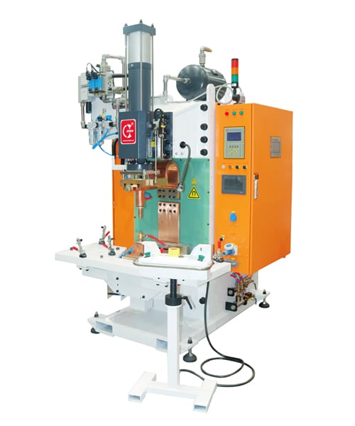 Soldador por projeção com descarga capacitivapara peças automotivas