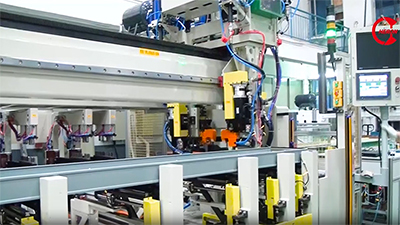Máquina de montagem automática de 15T para barramento de alumínio ZMY-015-001-14001